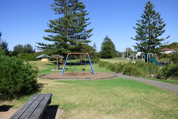 Warrain Beach -playground